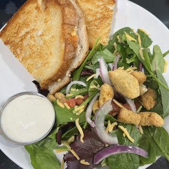 Sweet E's Cafe - Tuna melt - Cafes Near Me - Honolulu, Hawaii Sweet E's Cafe - Tuna melt - Cafes Near Me - Honolulu, Hawaii