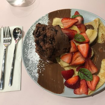 Demetres Downtown Markham - Splitsonian crepe ($14.50) with Cocao Chanel ice cream ! Yummy ! :9 - Desserts Near Me - Markham, Ontario