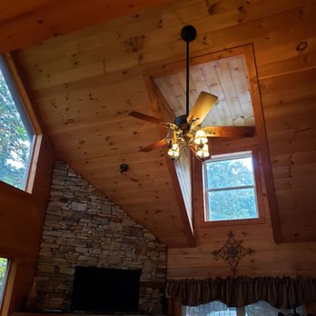 Vacasa - Blue Ridge - Bulbs burnt out. - Guest Houses Near Me - Blue Ridge, Georgia