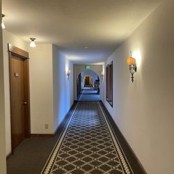 Enzian Inn - Hallway