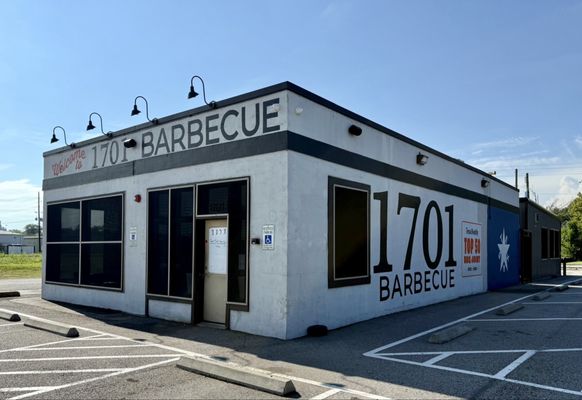 1701 Barbecue by null