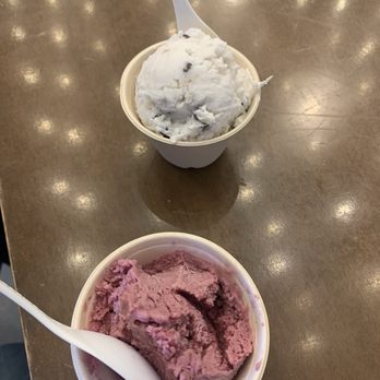 Humphry Slocombe - Almond Crunch (white) and coconut cranberry - Ice Cream & Frozen Yogurt Near Me - San Francisco, California Humphry Slocombe - Almond Crunch (white) and coconut cranberry - Ice Cream & Frozen Yogurt Near Me - San Francisco, California