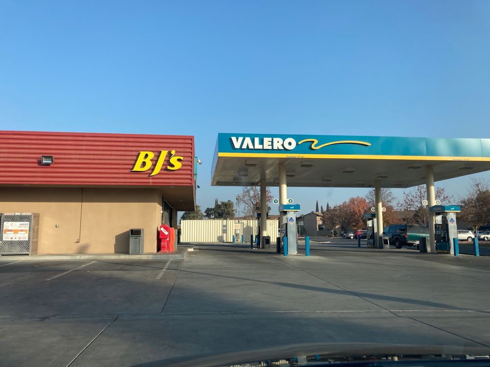 BJ’S EXPRESS MART 1 Updated August 2024 700 S Demaree St, Visalia