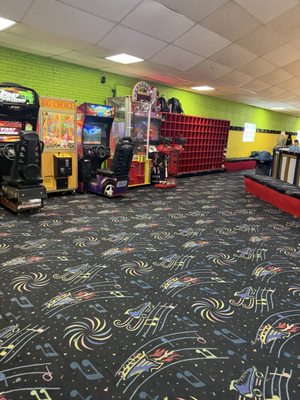 Thunderbird Roller Rink by null