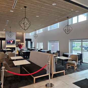 La Quinta By Wyndham - Complimentary buffet in the morning - Hotels Near Me - Rosemont, Illinois