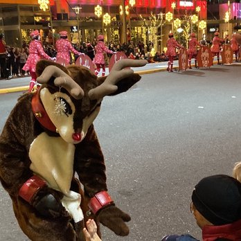 Snowflake Lane - Reindeer interacting with kids! - Festivals Near Me - Bellevue, Washington Snowflake Lane - Reindeer interacting with kids! - Festivals Near Me - Bellevue, Washington