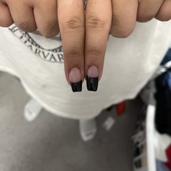 Isse Salon - Uneven nails