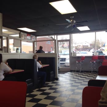 Frostee Freeze - seating area - Fast Food Near Me - New Tazewell, Tennessee