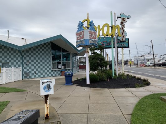 Doo Wop Experience Museum by null
