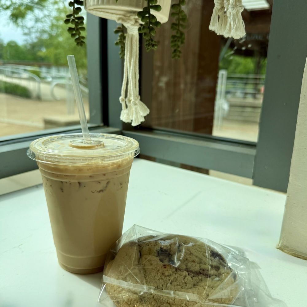 Sunday Press - Honey Sea Salt Latte and S'mores Cookie - Coffee & Tea Near Me - Houston, Texas Sunday Press - Honey Sea Salt Latte and S'mores Cookie - Coffee & Tea Near Me - Houston, Texas