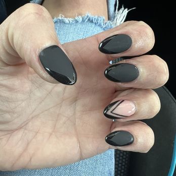 Bijou Nail Lounge - Nail Salons Near Me - New Braunfels, Texas
