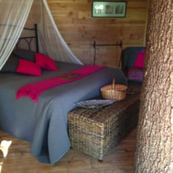 Cabanes als Arbres - Nuestra cabaña, con la cestita de las instrucciones.