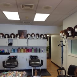 Laura & Company - Wash and wax station