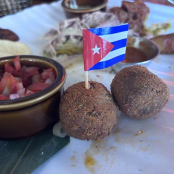La Mulata - Cuban Near Me - Miami Beach, Florida