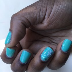 V Y Nail Salon - Right hand. Can hardly see the snowflakes under the glitter.