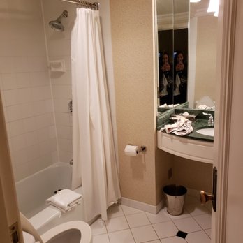 Fairmont Hotel Macdonald - Hotels Near Me - Edmonton, Alberta