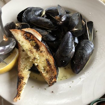 The Common Man Restaurant - Mussels - American Near Me - Lincoln, New Hampshire The Common Man Restaurant - Mussels - American Near Me - Lincoln, New Hampshire