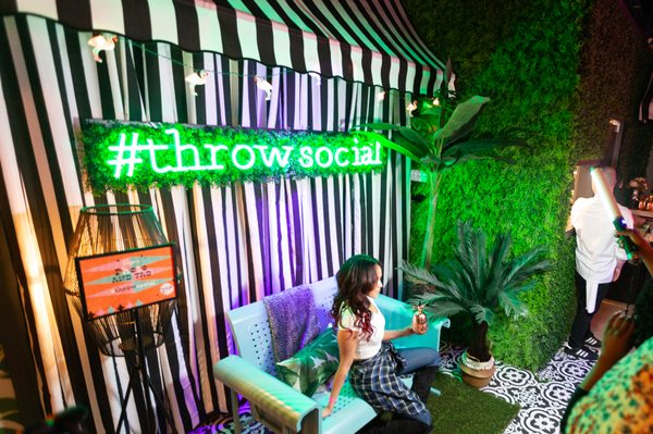 THRōW Social DC by null