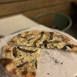 Casa East Sac - Vics pizza