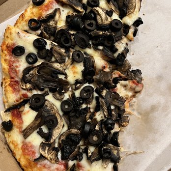 Flying Pie Pizzaria - Pepperoni, mushroom and black olive pizza...WITHOUT THE PEPPERONI! D'Oh!!! - Pizza Near Me - Meridian, Idaho