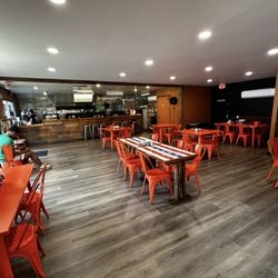 Smok N Pigz BBQ - Dining area