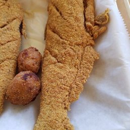 Fried whole catfish