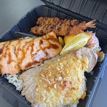 HanaPa'a 2 - Garlic ahi, miso salmon, shrimp tempura. Soooo ono! - Poke Near Me - Honolulu, Hawaii