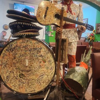 El Mariachi Mexican Bar & Grill - They bring this too you so you can sign for your Bday - Tex-Mex Near Me - Spring, Texas El Mariachi Mexican Bar & Grill - They bring this too you so you can sign for your Bday - Tex-Mex Near Me - Spring, Texas