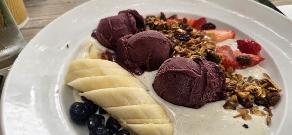 Claire's on Cedros by null