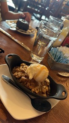 Fred Harvey Tavern by null