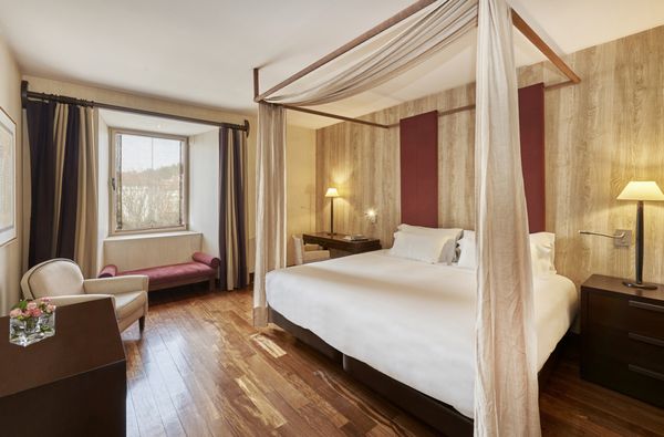 Hotel NH Collection Palacio de Burgos by null