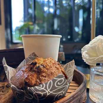 Palm Court Cafe - Blueberry muffin and cozy atmosphere - Cafes Near Me - Gardena, California