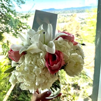 Just For Fun Flowers - Floral centerpiece. - Florists Near Me - Los Angeles, California