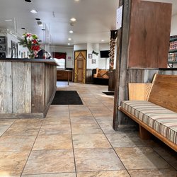 LaVale Veterinary Hospital - Waiting area