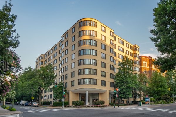Connecticut House Apartments