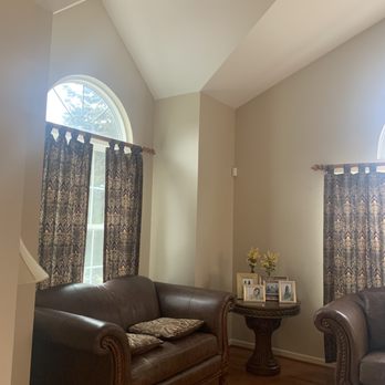 Jordan Painting - Living room with many peaks and cathedral ceilings - Painters Near Me Jordan Painting - Living room with many peaks and cathedral ceilings - Painters Near Me
