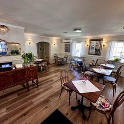 Peach Tree Cafe - Beautiful Inside Dining