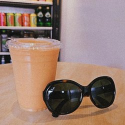Julie's Smoothie (Fresh Pineapple, Orange, Mango, Strawberries, Banana, Honey & Ice)