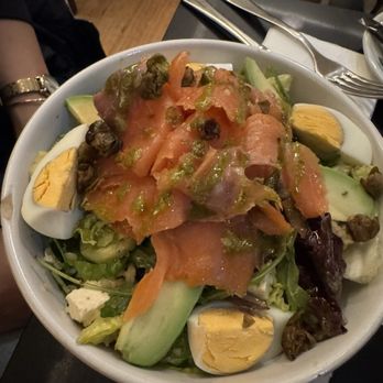 Impar Flores - Salada de salmao - Portuguese Near Me - Porto, 13 Impar Flores - Salada de salmao - Portuguese Near Me - Porto, 13