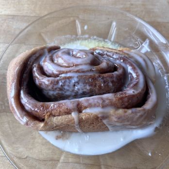 Sea Shanty - Cinnamon Roll - New American Near Me - Cayucos, California