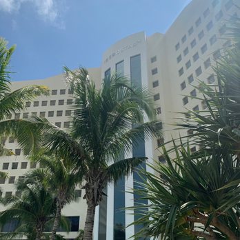 Iberostar Selection Cancún - Front of hotel - Hotels Near Me - Cancún, ROO Iberostar Selection Cancún - Front of hotel - Hotels Near Me - Cancún, ROO
