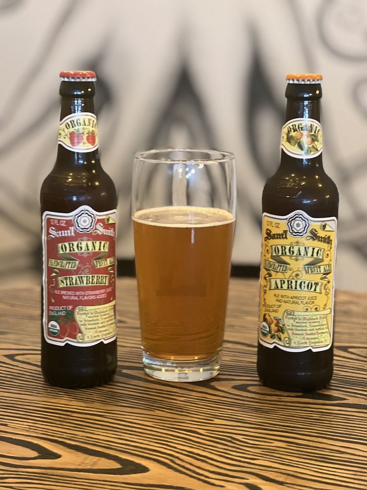 Bottle & Brush Art Bar Logo