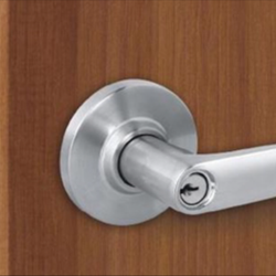 Red Square Grill - Commercial lock