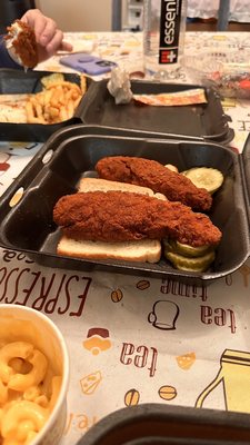 Dave's Hot Chicken by null