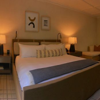 The Spa at MacArthur - Standard guest room - Massage Near Me - Sonoma, California