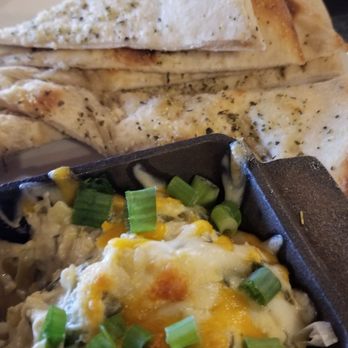 Redwood Steakhouse & Brewery - Spinach artichoke and flatbread - New American Near Me - Flint, Michigan