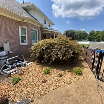 Matt's Landscape Service - Lawn Services Near Me - Mckenzie, Tennessee
