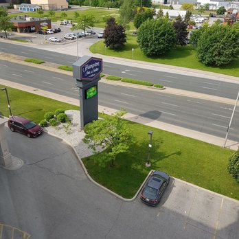 Hampton Inn and Suites by Hilton Windsor - Stay on the back side of this hotel! - Hotels Near Me - Windsor, Ontario Hampton Inn and Suites by Hilton Windsor - Stay on the back side of this hotel! - Hotels Near Me - Windsor, Ontario