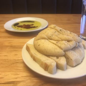 Babbo Italian Eatery - Complimentary Bread, Olive Oil & Balsamic - Italian Near Me - Mesa, Arizona