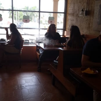 Senor Burrito - The table behind me had the fajitas which came put sixlzzeling and smelled delicious - Mexican Near Me - Boca Raton, Florida